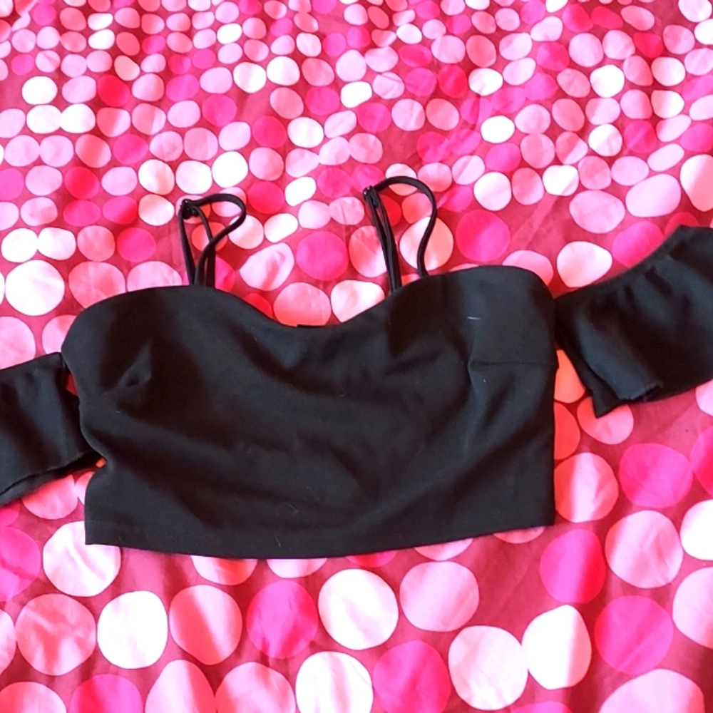 Shein XS Black Cropped Cold Shoulder